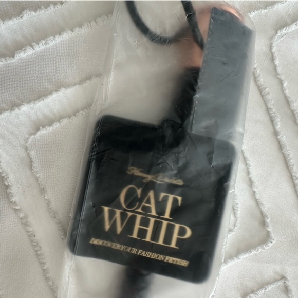 Honey Birdette rose gold cat whip NIB RARE - Picture 1 of 4